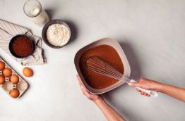 Batedor Fouet Cabo Branco 40cm Aramefacto...